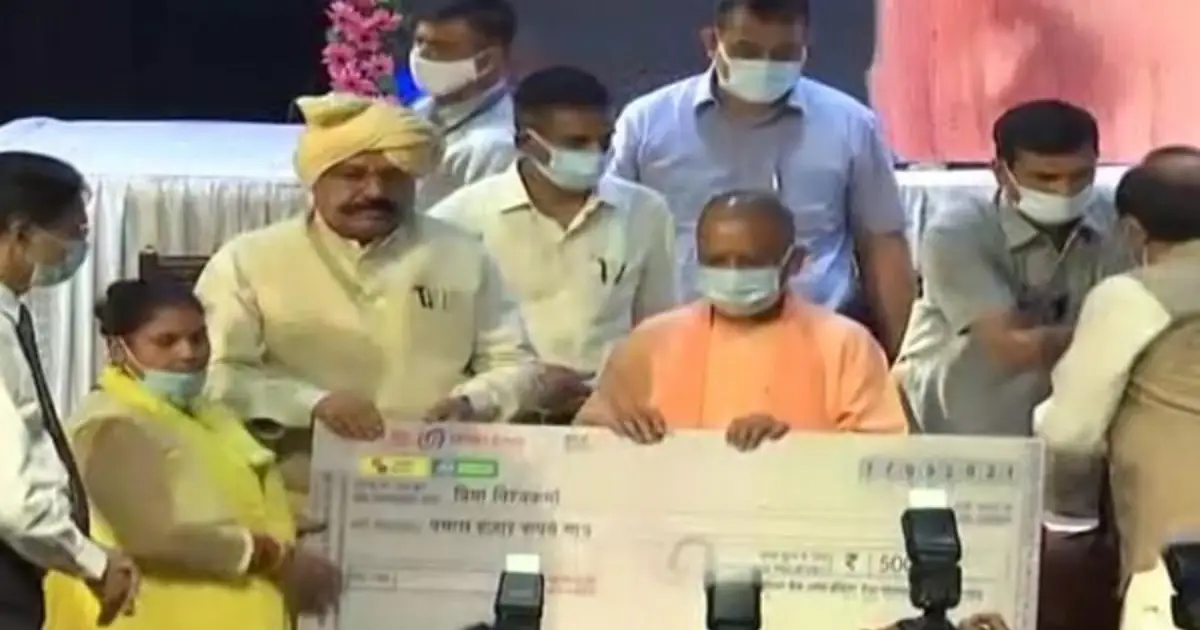 UP CM distributes tool kits to 21,000 beneficiaries under Vishwakarma Shram Samman Yojana